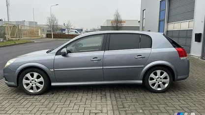 Occasion 2006 Opel Signum Hatchback | € 2.500 (Super prijs)