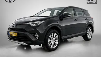 Gebruikt 2017 Toyota RAV4 Hybrid Sport SUV | € 19.950 (Eerlijke prijs)