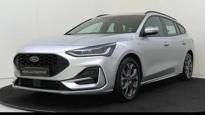 Grijs Gebruikt 2023 Ford Focus ST-Line Stationwagen | € 25.950 (Eerlijke prijs)