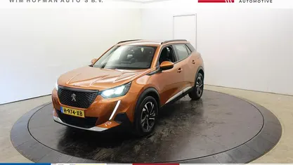 Oranje, metallic lak Occasion 2020 Peugeot 2008 Allure SUV | € 15.240 (Goede deal)