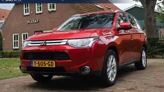 Rood Gebruikt 2014 Mitsubishi Outlander Intense SUV | € 14.945 (Super prijs)