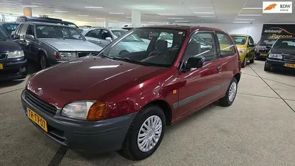 Occasion Toyota Starlet XLi 75 PK (55 kW) 1998 Rood Hatchback