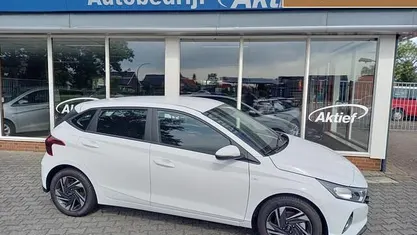 Wit Gebruikt 2024 Hyundai i20 Comfort Hatchback | € 22.950 (Eerlijke prijs)