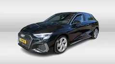 Zwart Gebruikt 2021 Audi A3 Sportback e-tron S-Line Sedan | € 28.950 (Eerlijke prijs)