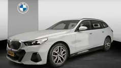 Grijs Gebruikt 2025 BMW i5 Shadowline Stationwagen | € 59.900 (Super prijs)