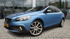 Blauw Gebruikt 2015 Volvo V40 CC Summum Stationwagen | € 16.900 (Eerlijke prijs)