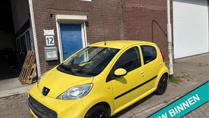 Occasion Peugeot 107 68 PK (50 kW) 2010 Geel Hatchback