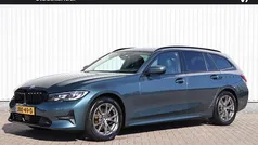 Blauw Gebruikt 2020 BMW 320 Executive Stationwagen | € 27.450 (Eerlijke prijs)