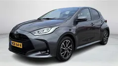 Grijs Gebruikt 2021 Toyota Yaris Hybrid Hatchback | € 19.345 (Eerlijke prijs)