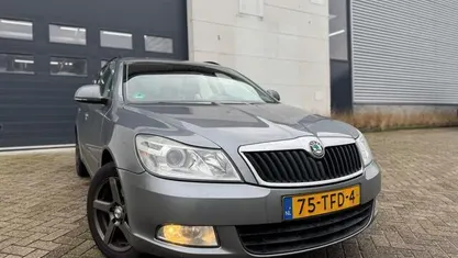 Grijs Occasion 2012 Skoda Octavia Business Line Stationwagen | € 2.850 (Goede deal)