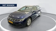 Blauw Gebruikt 2023 VW Golf VIII Life Stationwagen | € 21.940 (Eerlijke prijs)