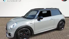 Grijs Gebruikt 2018 Mini Cooper Business Hatchback | € 17.948 (Eerlijke prijs)