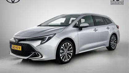 Gebruikt 2024 Toyota Corolla Hybrid Stationwagen | € 30.945 (Eerlijke prijs)