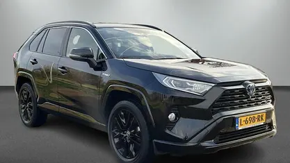 Zwart Gebruikt 2021 Toyota RAV4 Edition MPV | € 36.401 (Eerlijke prijs)