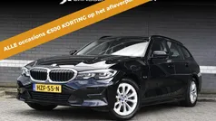 Zwart Gebruikt 2022 BMW 320e Stationwagen | € 29.445 (Goede deal)