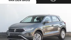 Gebruikt 2024 VW T-Roc Edition SUV | € 29.295 (Eerlijke prijs)