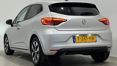 Grijs Gebruikt 2023 Renault Clio V Evolution Hatchback | € 16.995 (Goede deal)