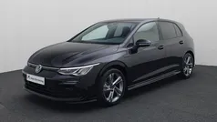 Zwart Gebruikt 2024 VW Golf VIII R-line Hatchback | € 33.880 (Eerlijke prijs)