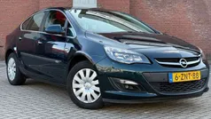 Groen Gebruikt 2015 Opel Astra Design Edition Sedan | € 9.995 (Goede deal)