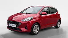 Rood Gebruikt 2022 Hyundai i10 Comfort Hatchback | € 13.245 (Eerlijke prijs)