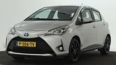 Grijs, metallic lak Gebruikt 2019 Toyota Yaris Limited Hatchback | € 16.945 (Eerlijke prijs)