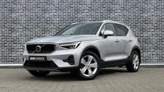 Grijs Gebruikt 2023 Volvo XC40 Core SUV | € 42.694 (Eerlijke prijs)