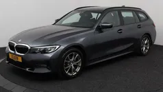 Grijs Gebruikt 2020 BMW 320 Executive Stationwagen | € 29.450 (Goede deal)