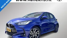Blauw Gebruikt 2023 Toyota Yaris Hybrid Hatchback | € 22.440 (Eerlijke prijs)