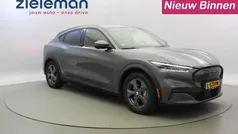 Grijs, metallic lak Gebruikt 2021 Ford Mustang Mach-E SUV | € 24.845 (Eerlijke prijs)