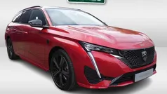 Rood, metallic lak Nieuw 2025 Peugeot e-308 SW Style Stationwagen | € 36.333 (Super prijs)