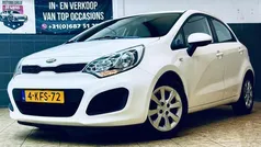 Wit Gebruikt 2013 Kia Rio Comfort Hatchback | € 6.950 (Eerlijke prijs)