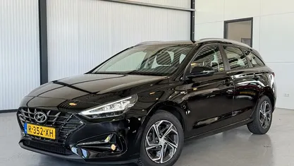 Zwart Occasion 2022 Hyundai i30 Comfort Stationwagen | € 16.950 (Goede deal)