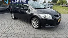 Zwart Gebruikt 2009 Toyota Auris Hatchback | € 4.250 (Eerlijke prijs)