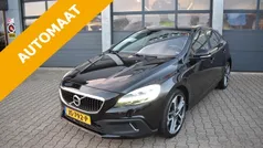 Zwart Gebruikt 2016 Volvo V40 CC Stationwagen | € 18.430 (Eerlijke prijs)
