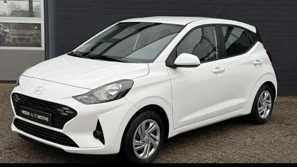 Wit Occasion 2023 Hyundai i10 Comfort Hatchback | € 14.345 (Eerlijke prijs)