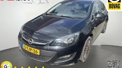 Zwart Gebruikt 2014 Opel Astra Cosmo Stationwagen | € 6.945 (Eerlijke prijs)
