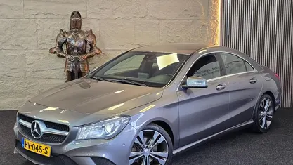 Grijs Gebruikt 2016 Mercedes CLA180 Ambition Sedan | € 17.499 (Eerlijke prijs)