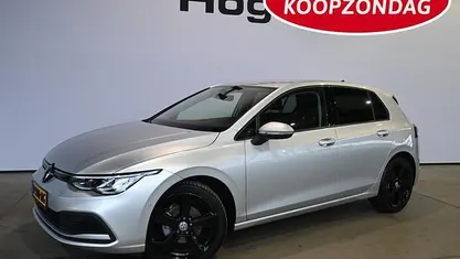 Occasion 2020 VW Golf VIII R-line Hatchback | € 23.940 (Goede deal)