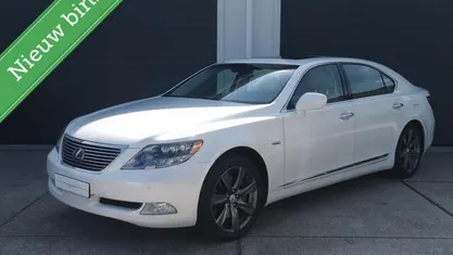 Wit Gebruikt 2008 Lexus LS600h L President Line Sedan | € 18.180
