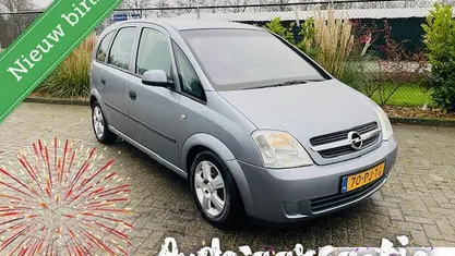 Grijs Gebruikt 2004 Opel Meriva Essentia MPV | € 1.499 (Eerlijke prijs)