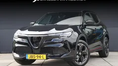Zwart Nieuw 2025 Alfa Romeo Junior Edizione Speciale SUV | € 37.885 (Eerlijke prijs)