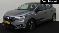 Grijs Gebruikt 2025 Dacia Sandero Expression Hatchback | € 22.935 (Goede deal)