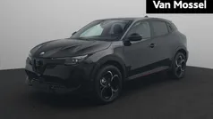 Zwart Nieuw 2025 Alfa Romeo Junior Edizione Speciale SUV | € 38.650 (Eerlijke prijs)