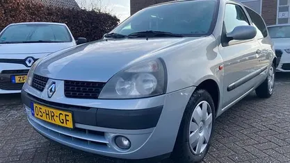 Occasion 2001 Renault Clio II Expression Hatchback | € 2.049 (Eerlijke prijs)