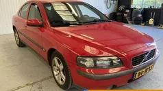 Rood Gebruikt 2002 Volvo S60 Sedan | € 650 (Goede deal)