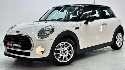 Gebruikt 2017 Mini Cooper Business Hatchback | € 15.840 (Eerlijke prijs)