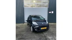 Zwart, metallic lak Gebruikt 2012 Peugeot 107 Envy Hatchback | € 2.750 (Eerlijke prijs)