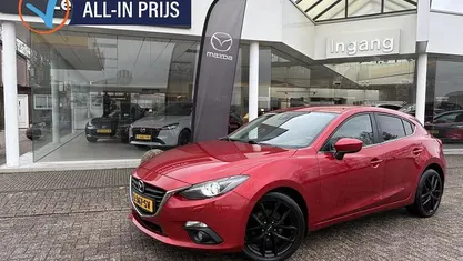 Rood Occasion 2021 Mazda 3 Hatchback | € 12.250 (Super prijs)