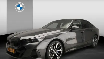 Grijs Occasion 2024 BMW 520 M Sport Sedan | € 56.900 (Goede deal)