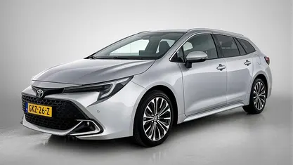 Grijs Occasion 2024 Toyota Corolla Hybrid Stationwagen | € 30.900 (Eerlijke prijs)